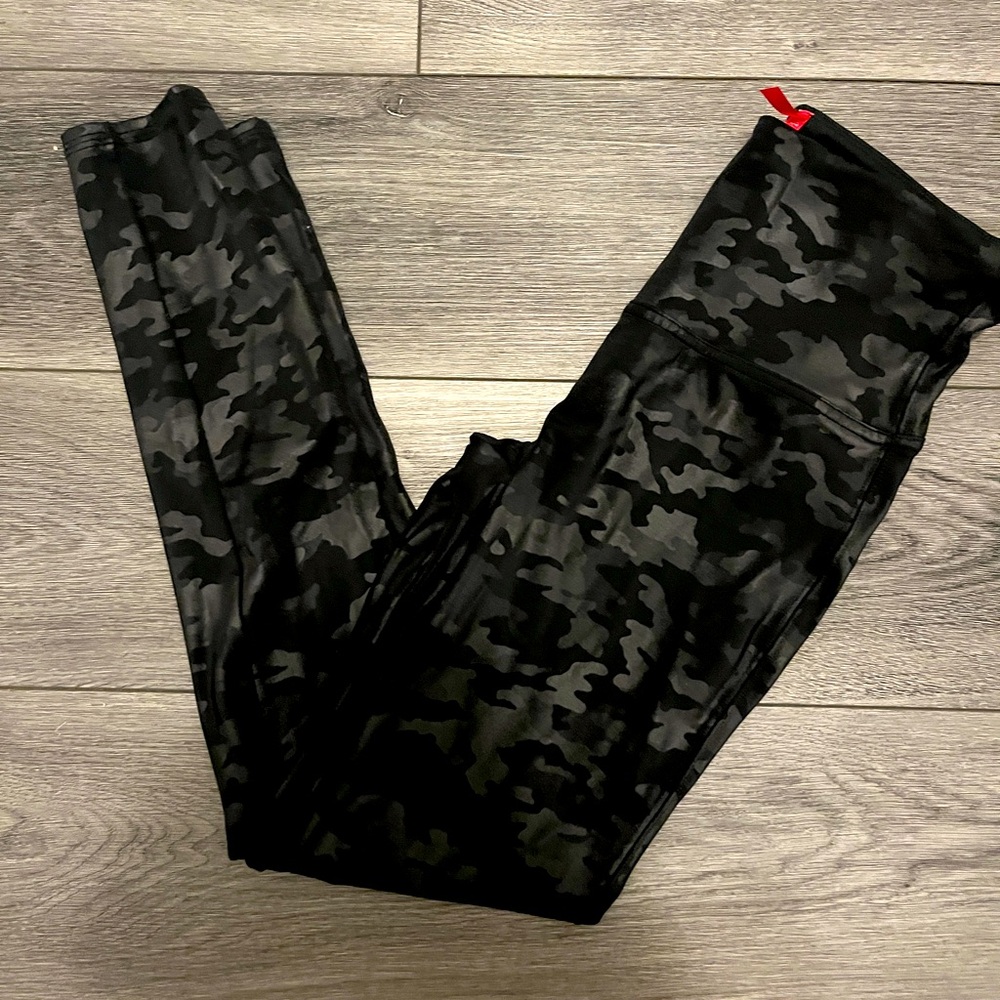 Spanx Leggings - Faux Leather Black Camo Large